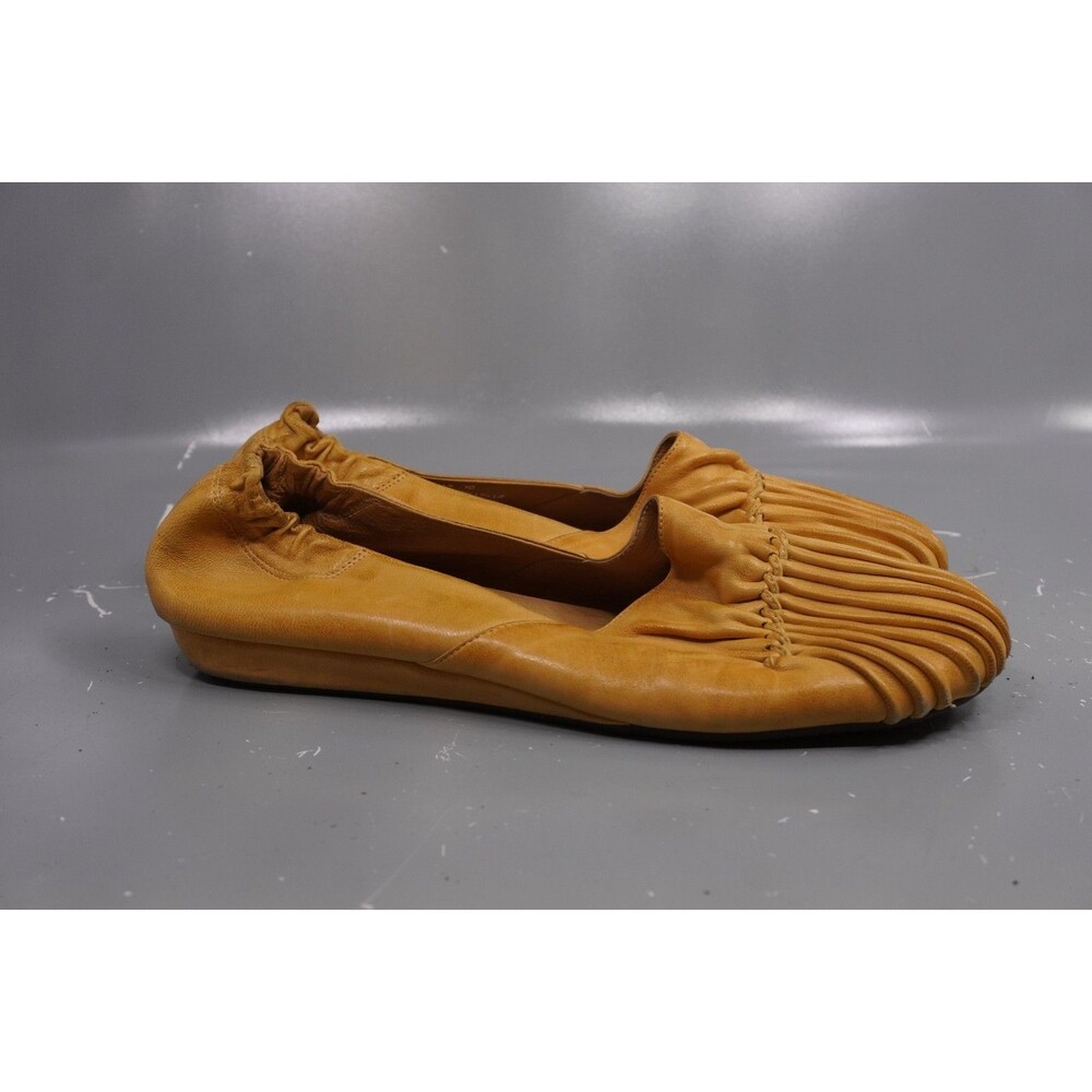 Chocolat Blu Vic Seamed Pleated Ruched Yellow Leather Loafer Flats Size 10